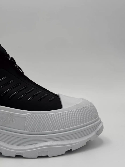 Alexander McQueen Tread Slick "Black& White"