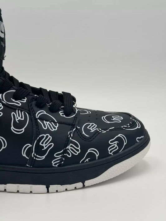 Nike AIr Jordan 1 KAWS (B)