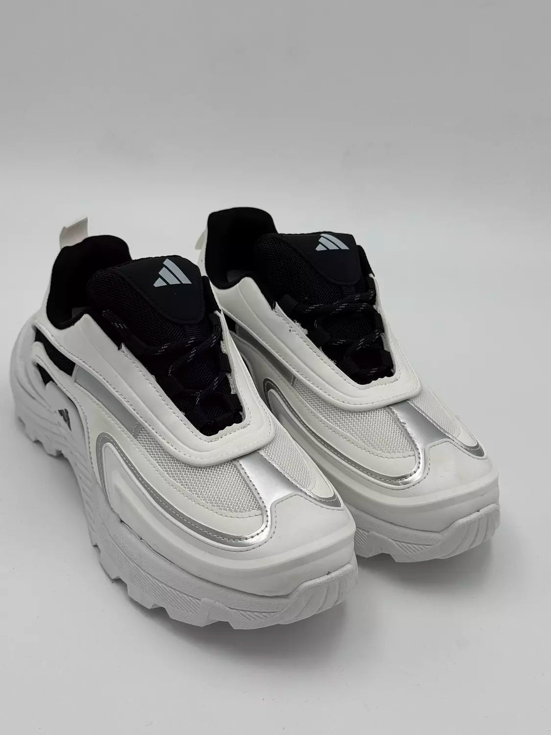 Adidas Wonder Runner (white silver)