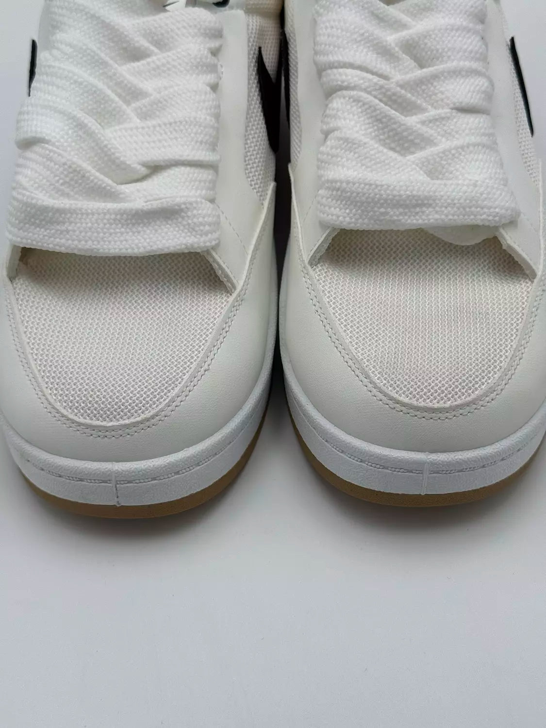 Nike Adversary "white"