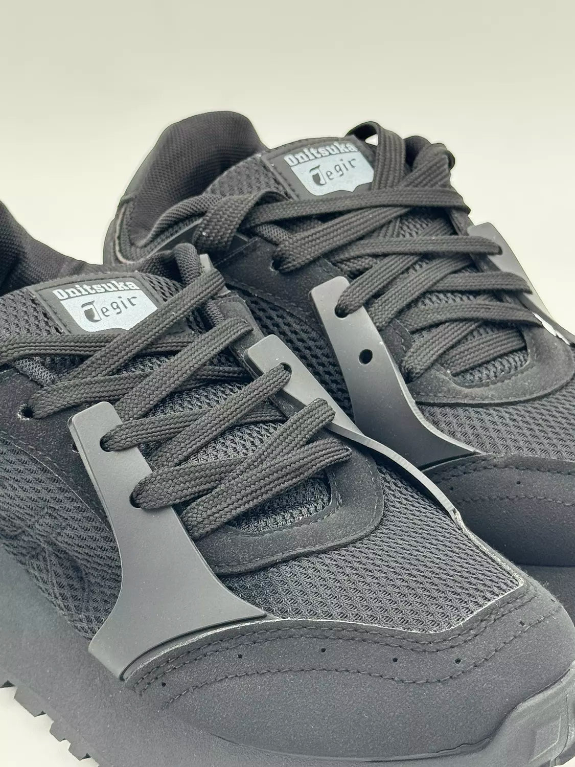 Onitsuka Tiger (black)
