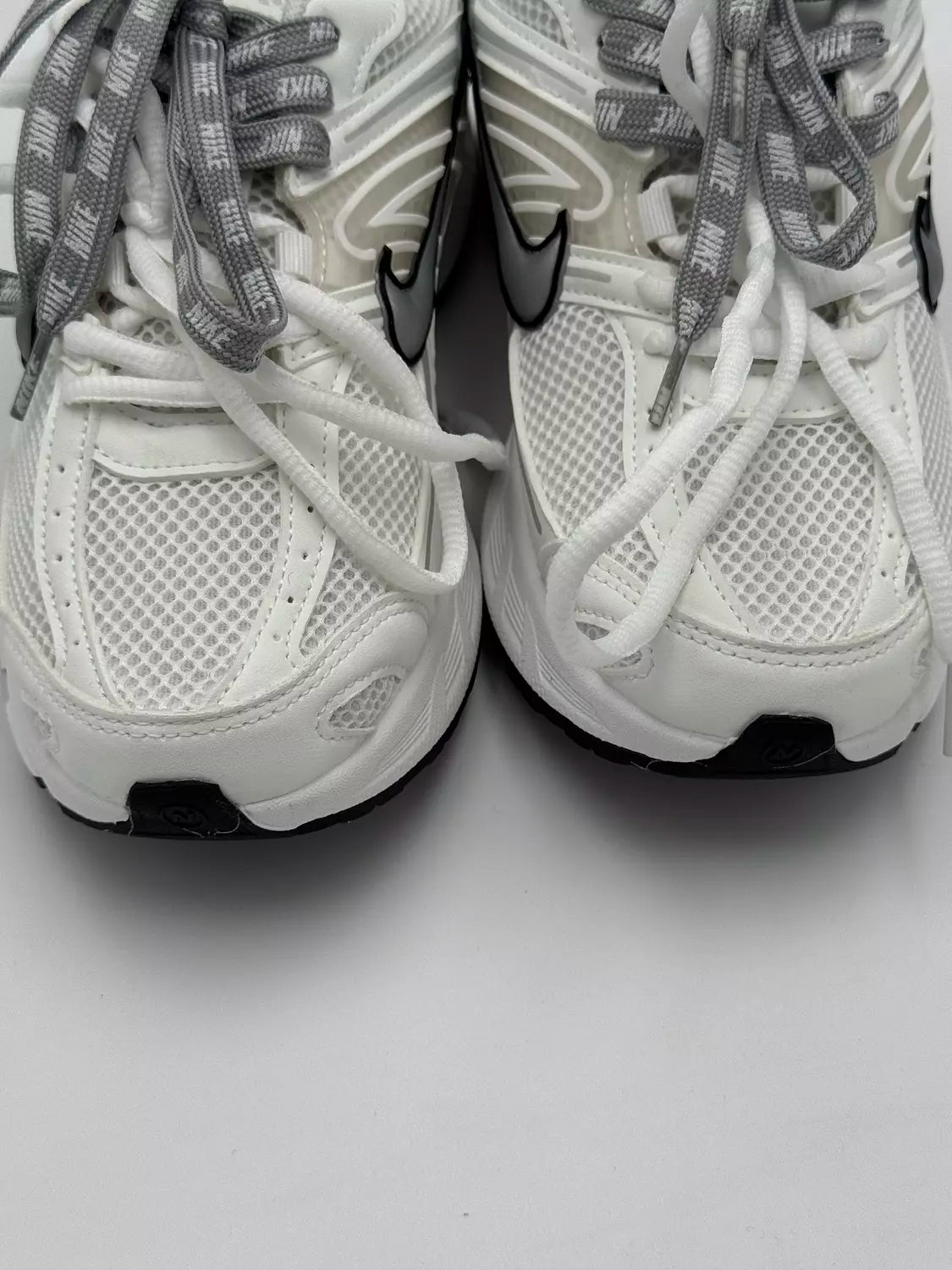 Nike Air Max Moto 2K "metallic silve"