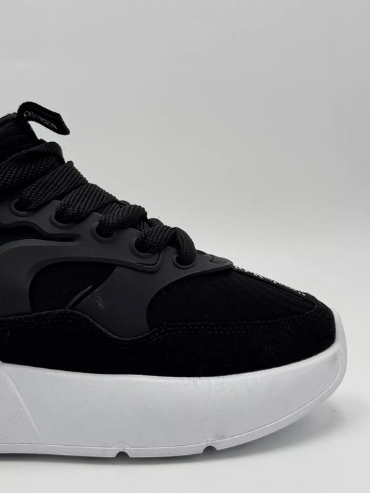 Alexander McQueen Oversized Runner (BXW)