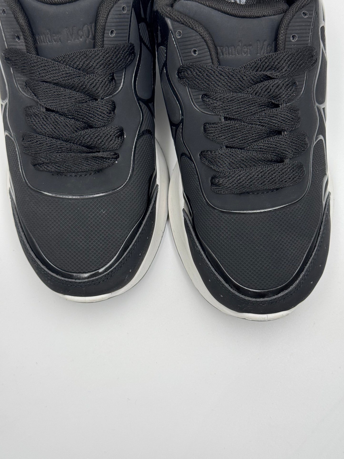 Alexander McQueen Sprint Runner "black panther"
