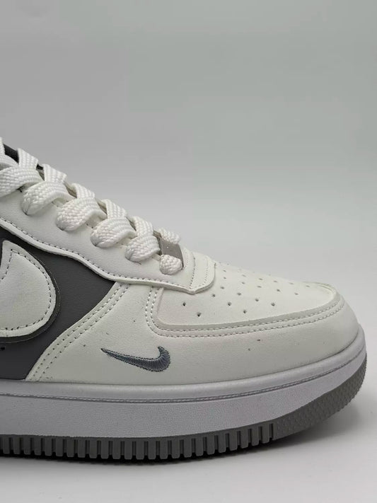Nike Air Force 1 "Panda" (G)