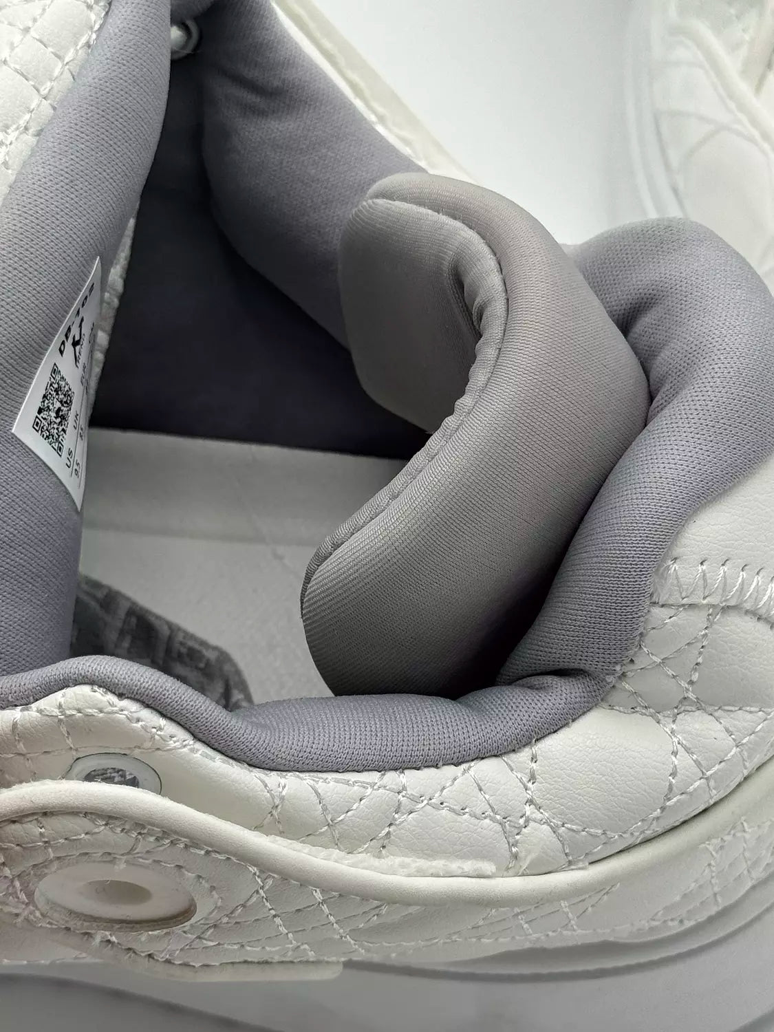 Dior B9S ERL "white"