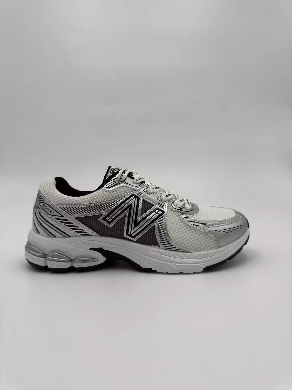 New Balance 860V2 (silver black)