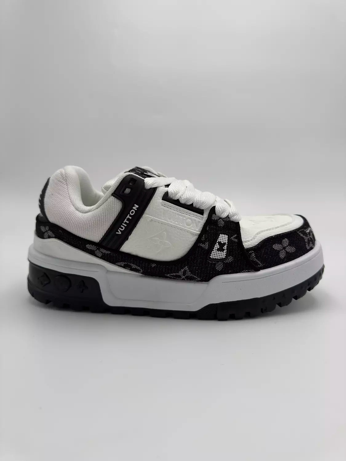 Louis Vuitton Maxi "black tint"