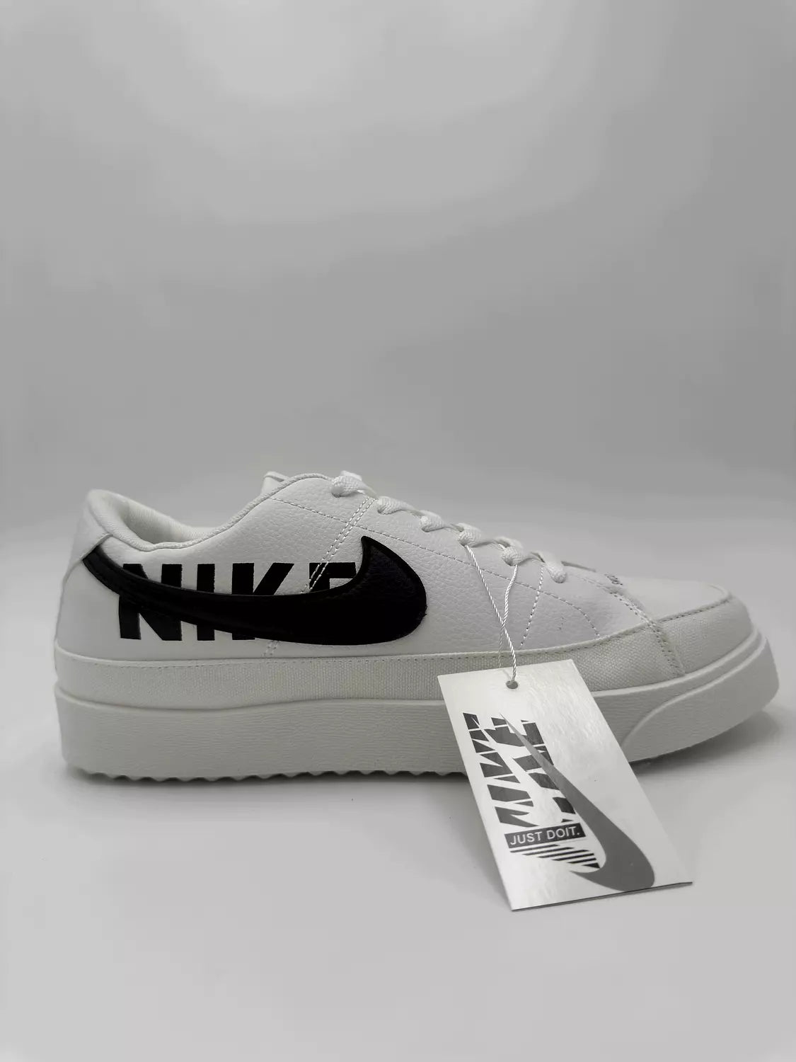 Nike Blazer Low '77 VNTG "black swoosh"