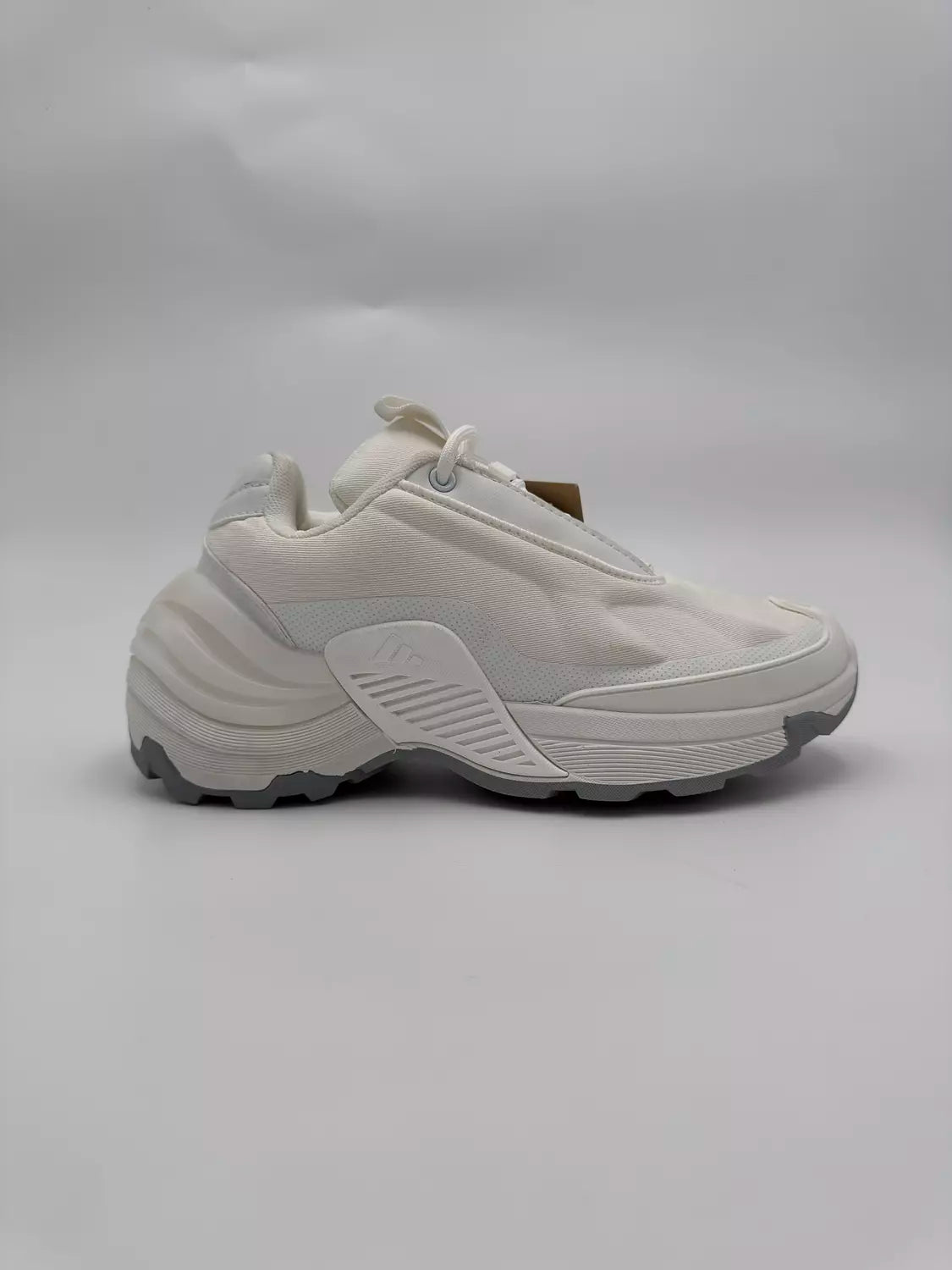 Adidas Wonder Runner (AW)