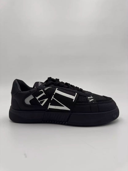 Valentino Garavani VL7N (black)