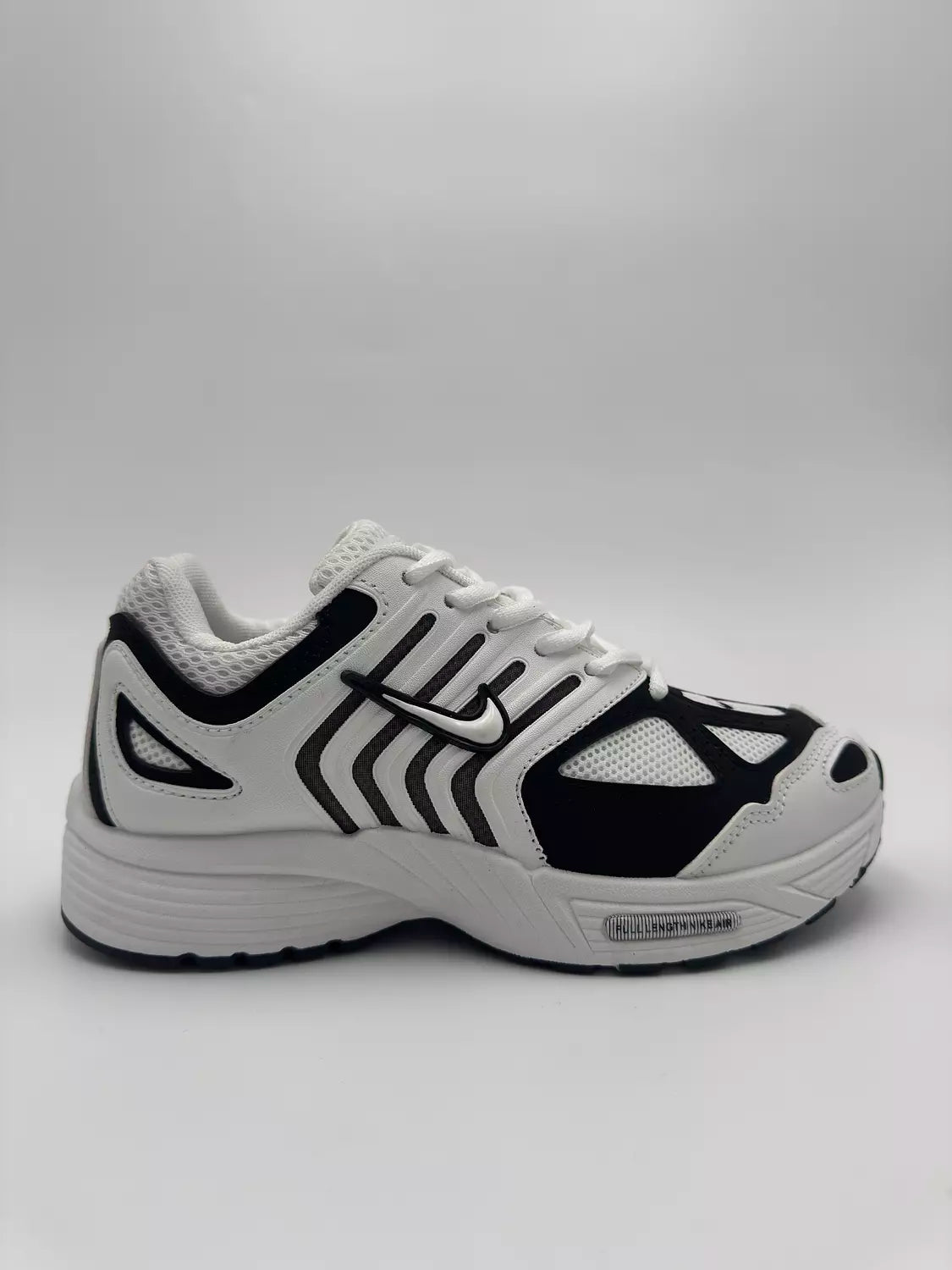 Nike Air Pegasus 2K5 "White/Black"