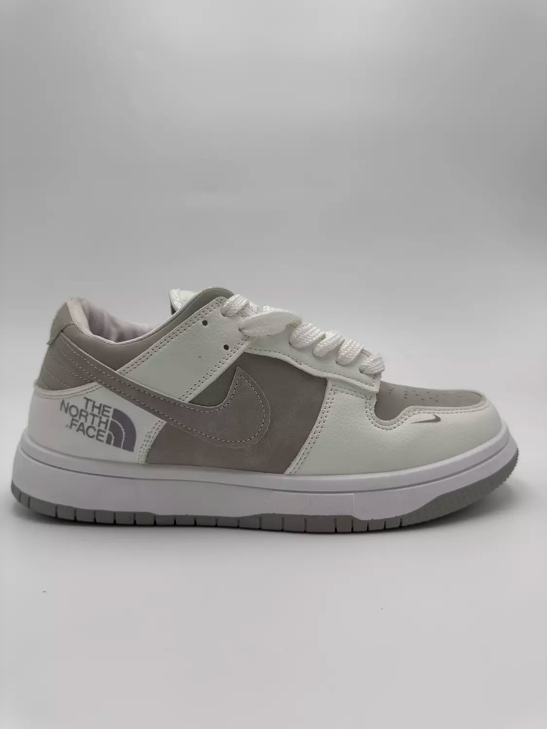 Nike SB Dunk X North Face "grey shades"