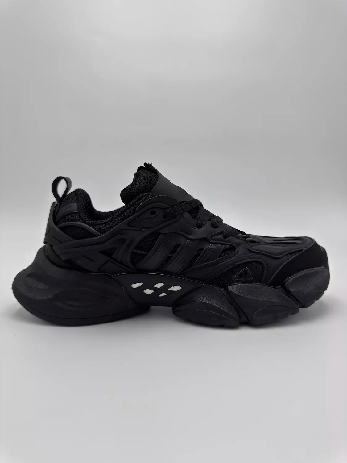 Adidas XLG Runner Deluxe "black cat"