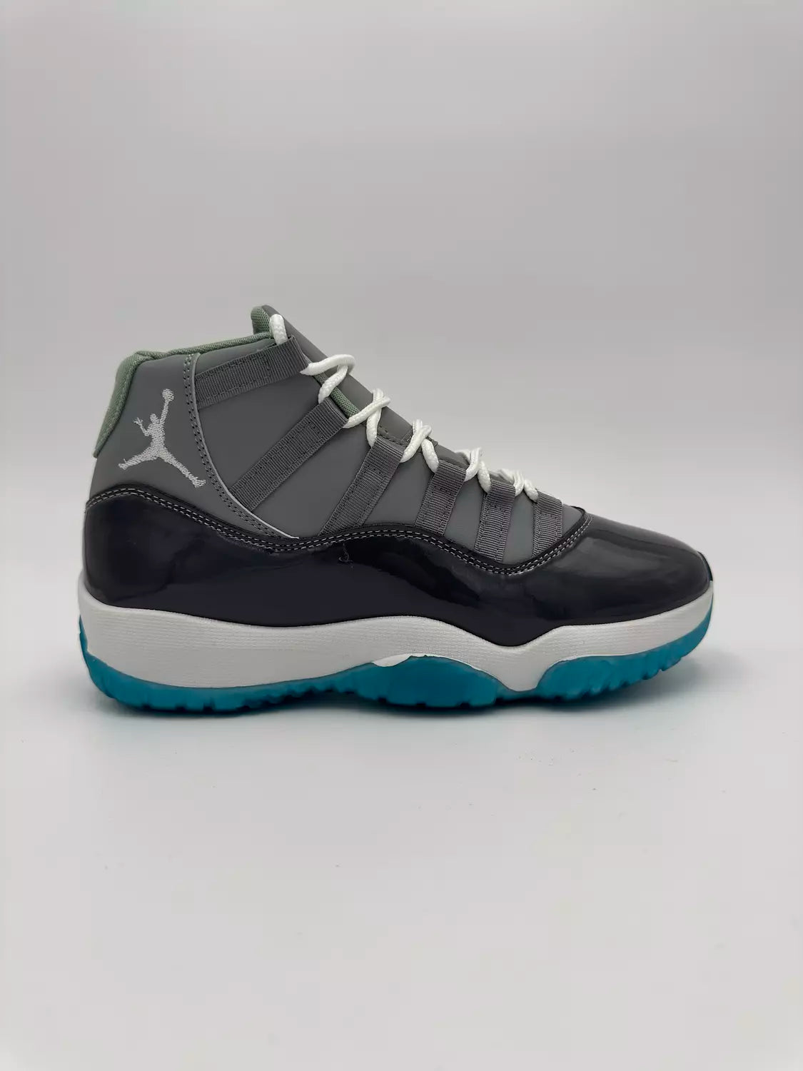 Air Jordan 11 (G&B)
