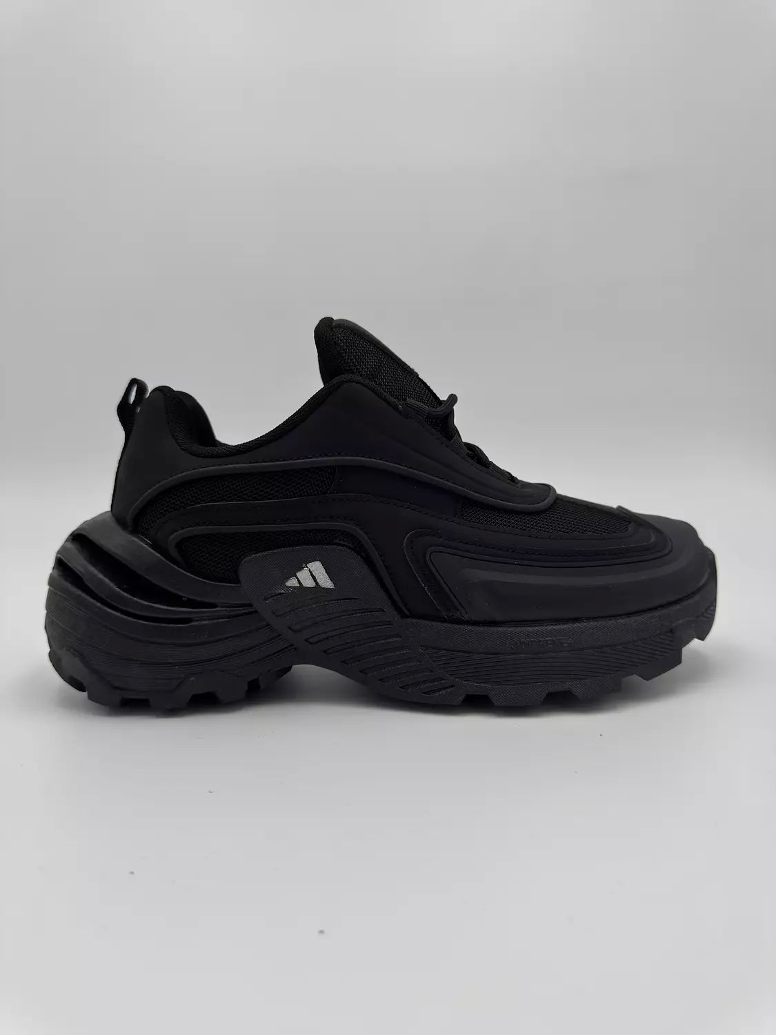 Adidas Wonder Runner (all black)