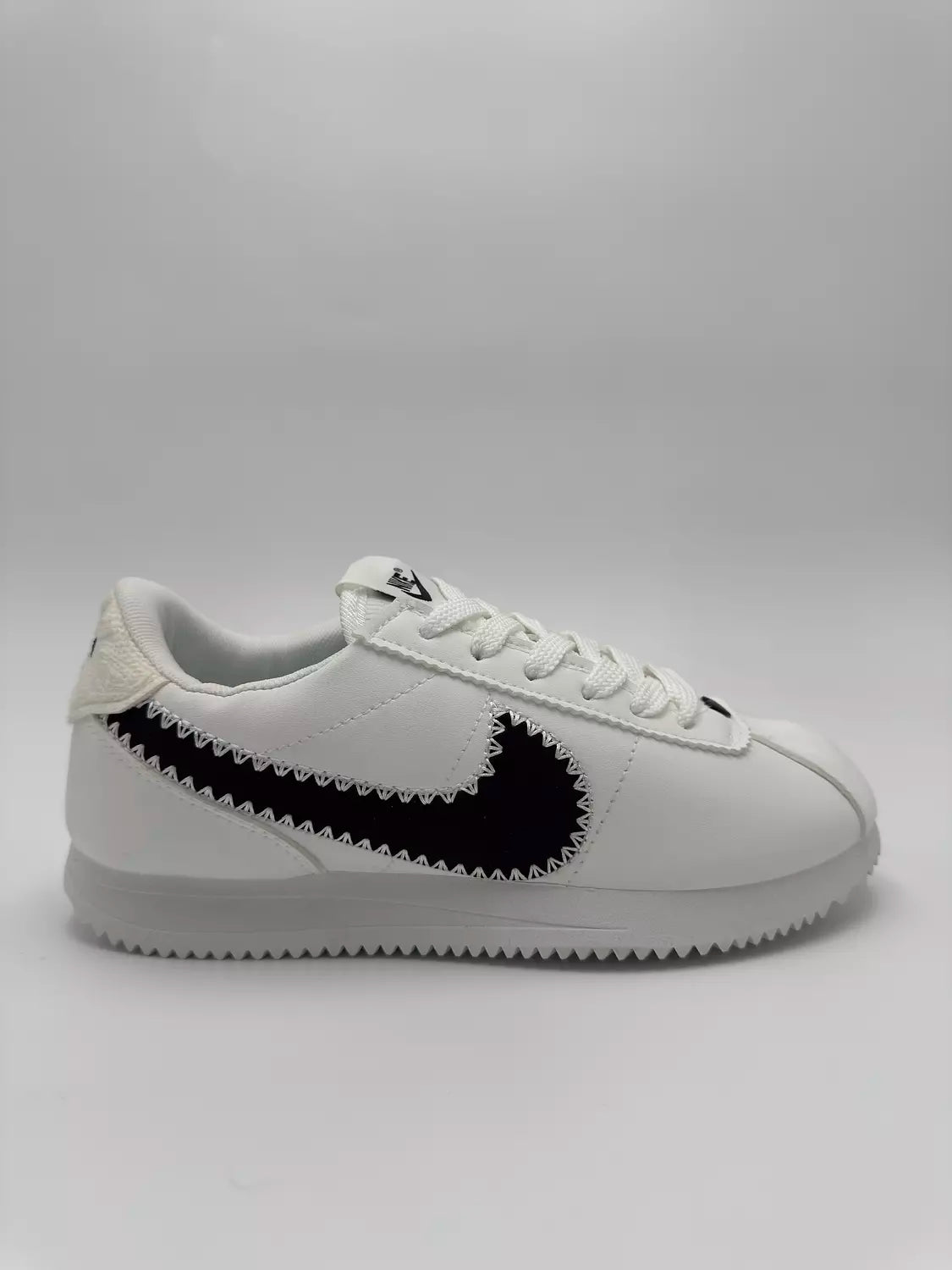Nike Cortez "black heart"