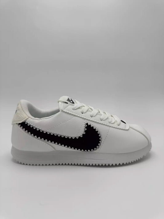 Nike Cortez "black heart"