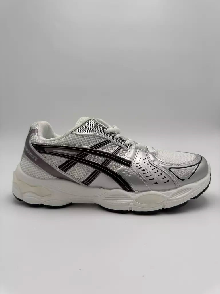ASICS GEL-Kayano 14 “metallic silver colorway” (w)