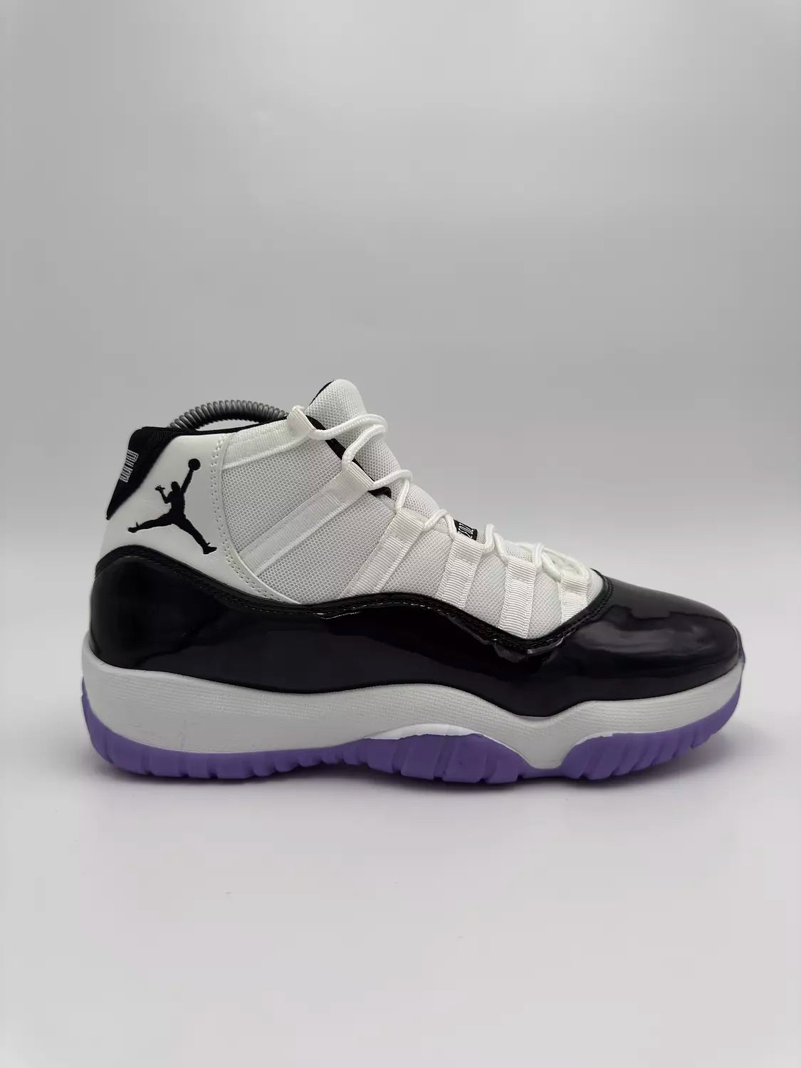Nike Air Jordan 11 Retro "purple outsole"