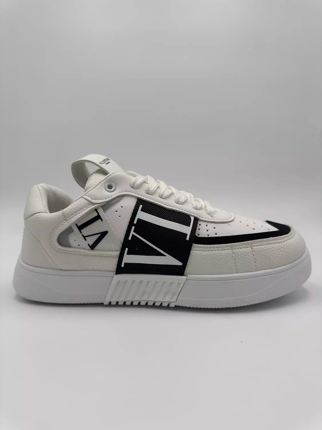 Valentino Garavani VL7N (white)