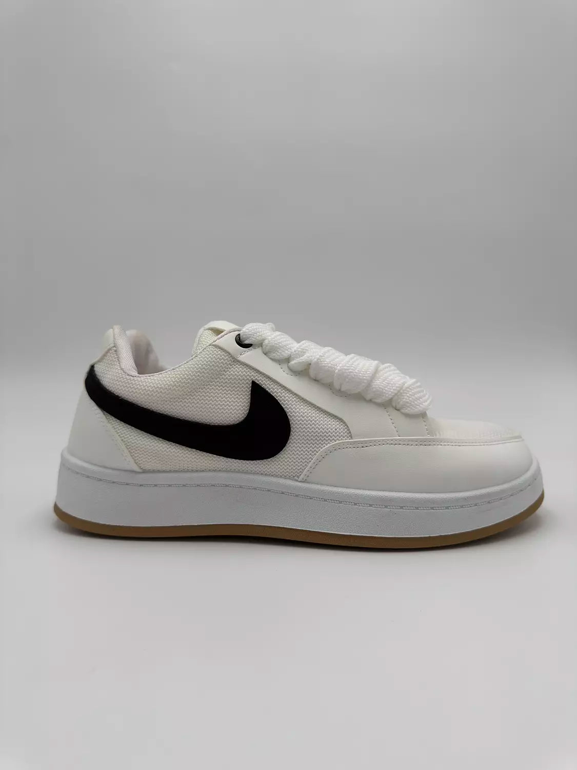 Nike Adversary "white"