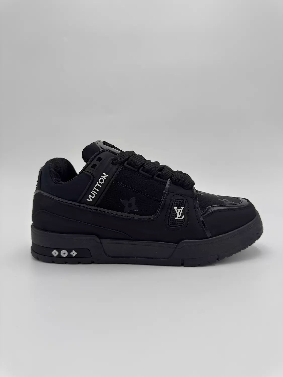 Louis Vuitton Trainer Monogram "Black Cat"