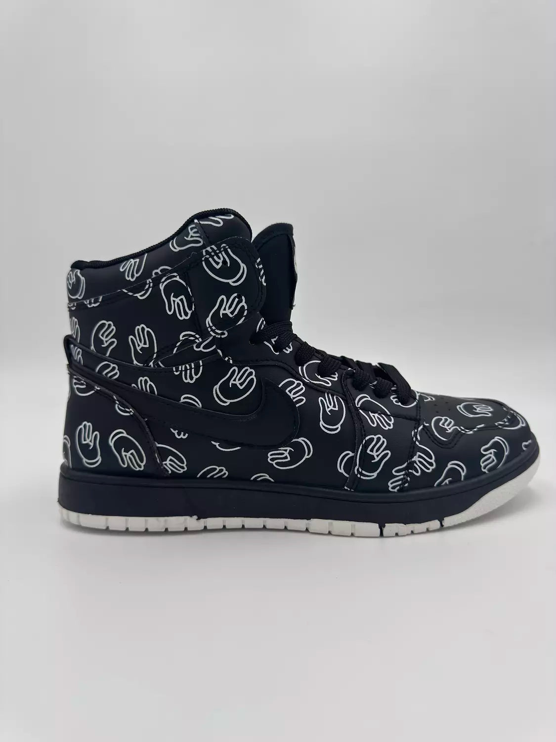 Nike AIr Jordan 1 KAWS (B)