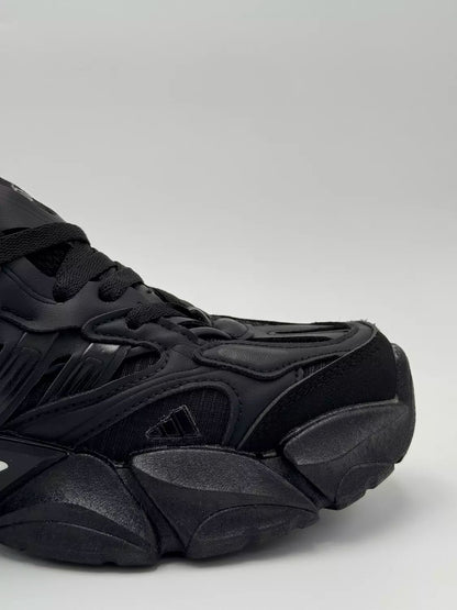 Adidas XLG Runner Deluxe "black cat"