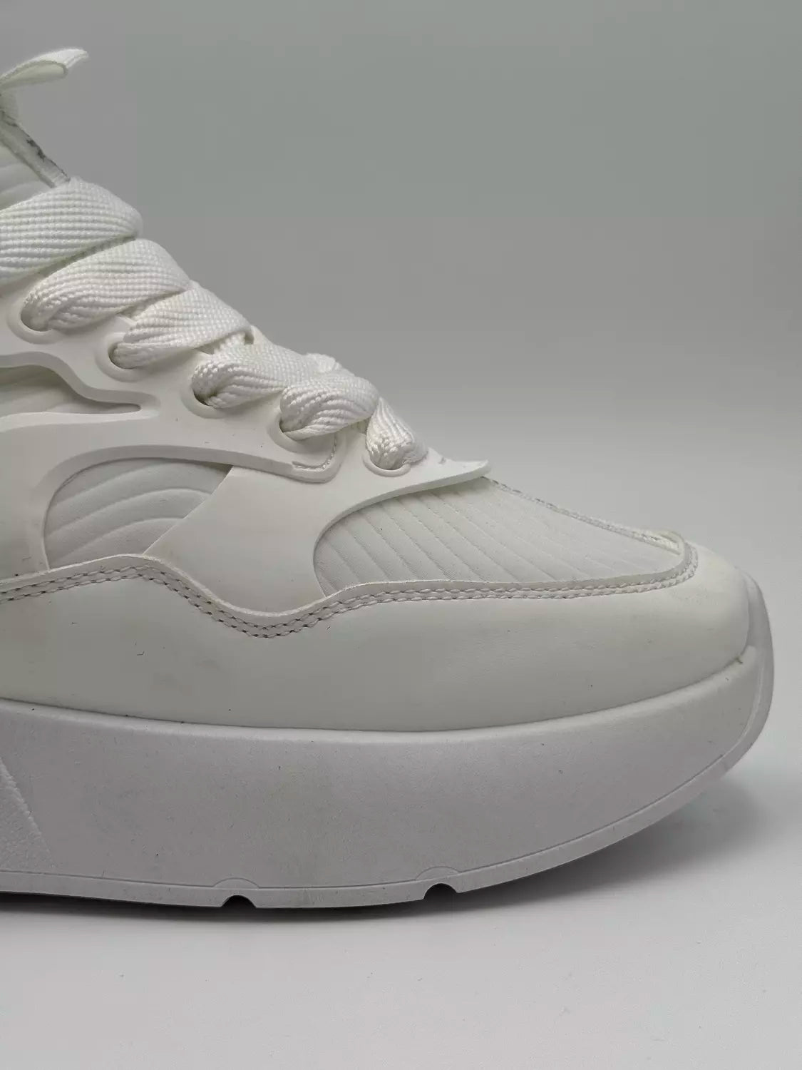 Alexander McQueen Oversized Runner (W)