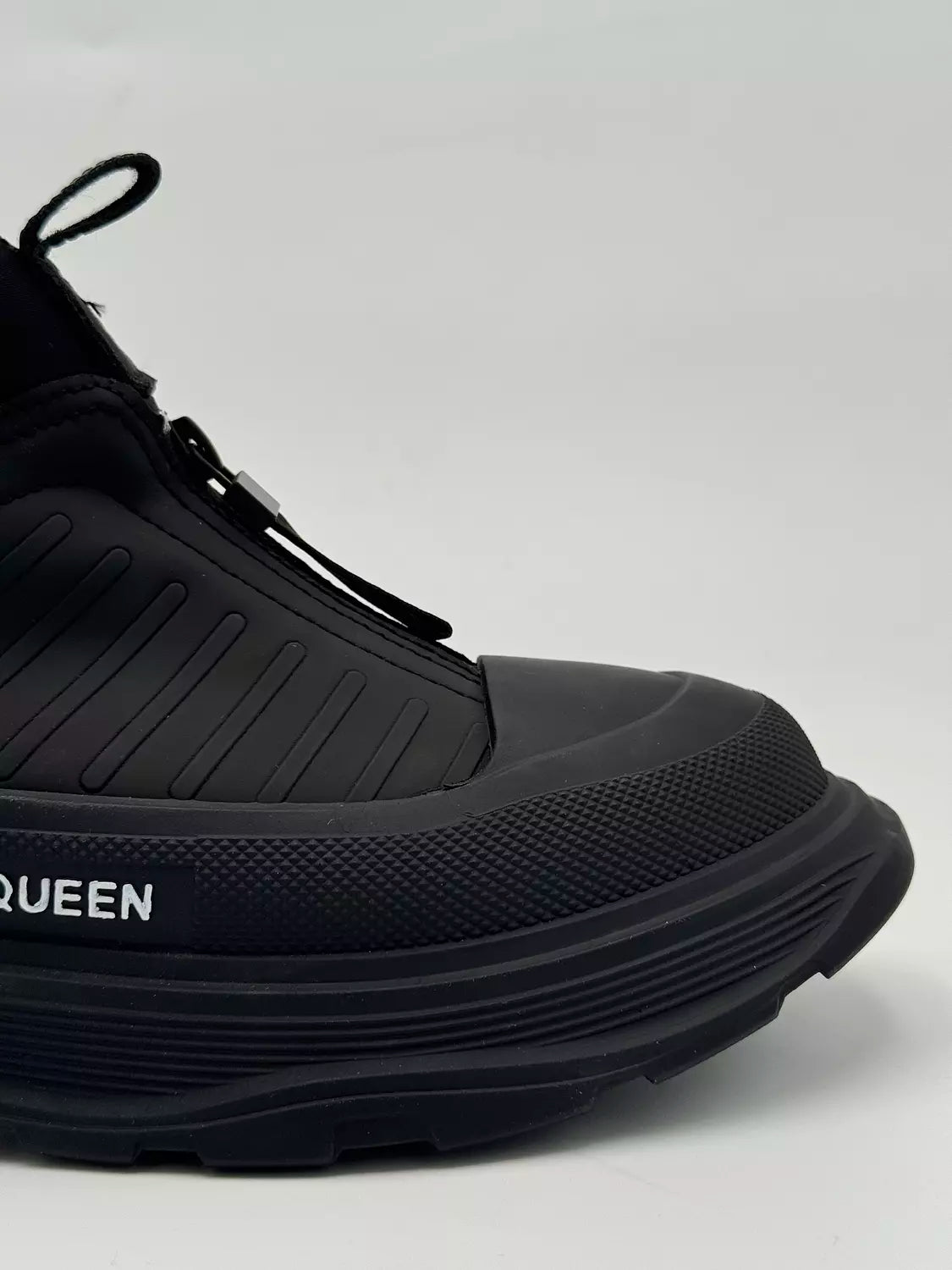 Alexander McQueen Tread Slick (black 02)