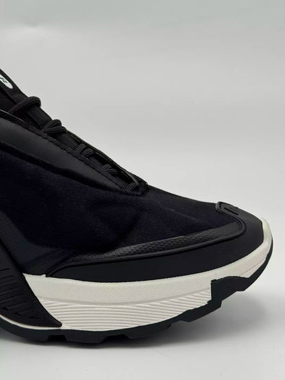Adidas Wonder Runner (BW)