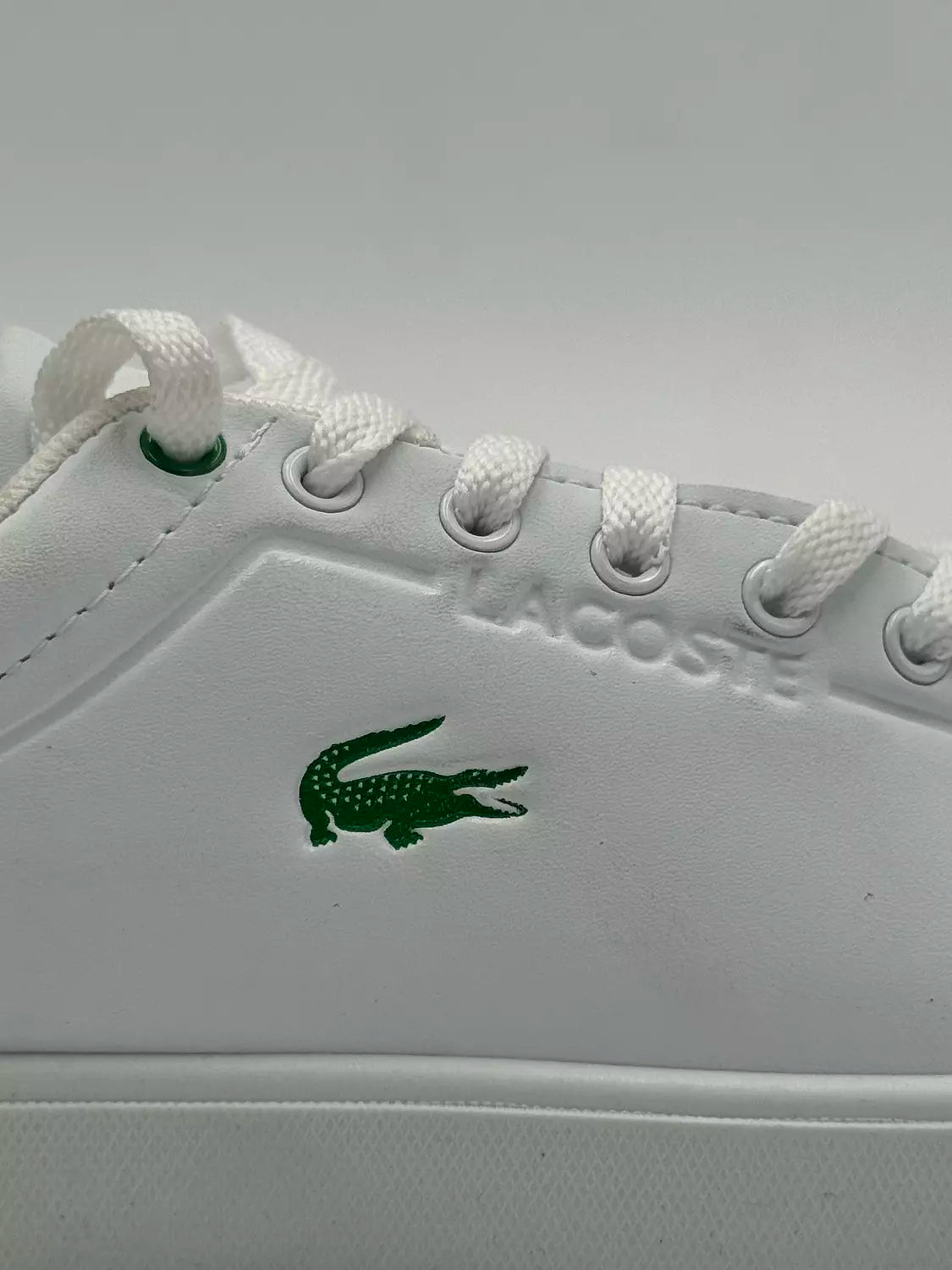 Lacoste Carnaby " green heel tab"