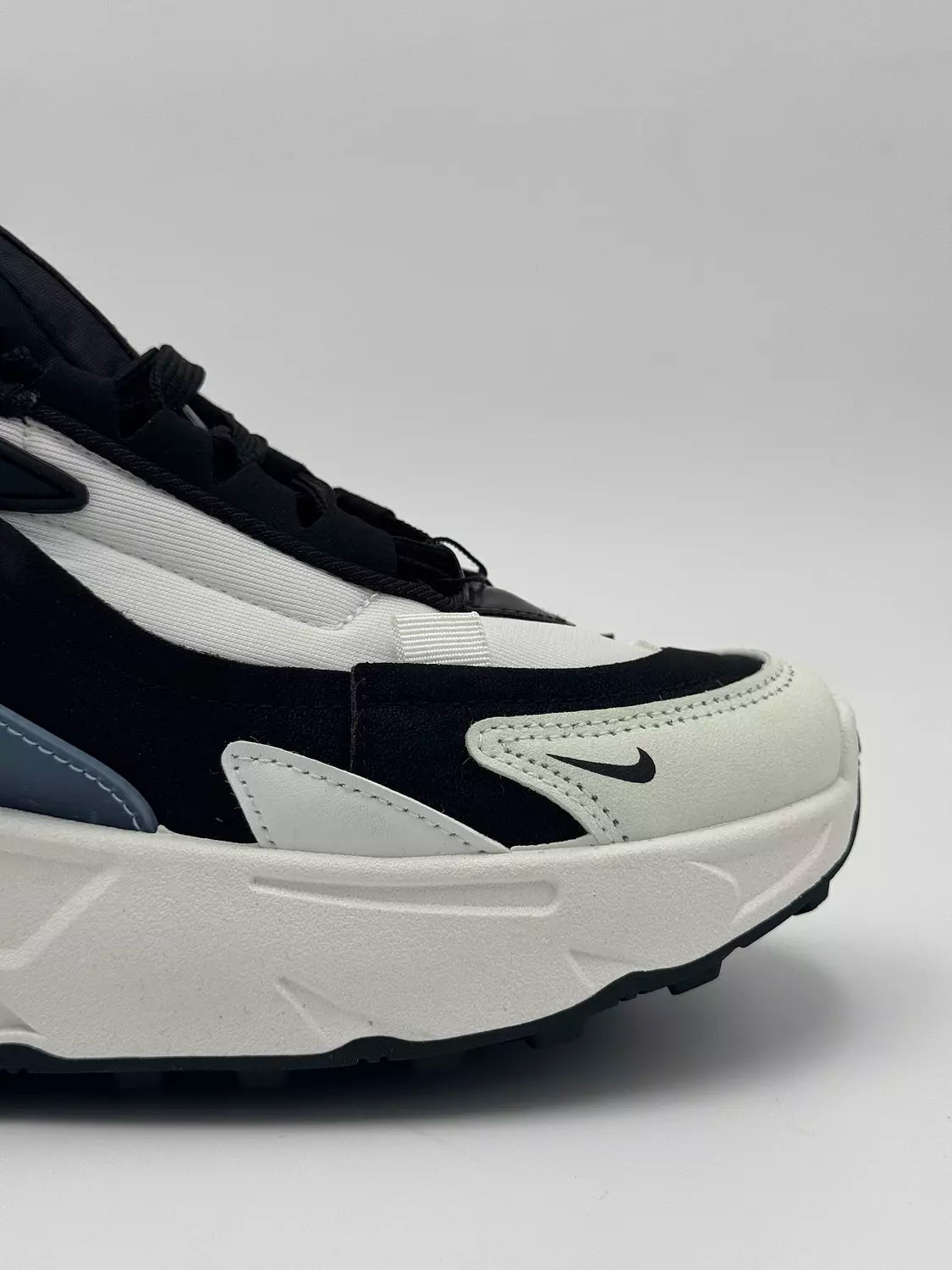 Air Max Furyosa (B&W)