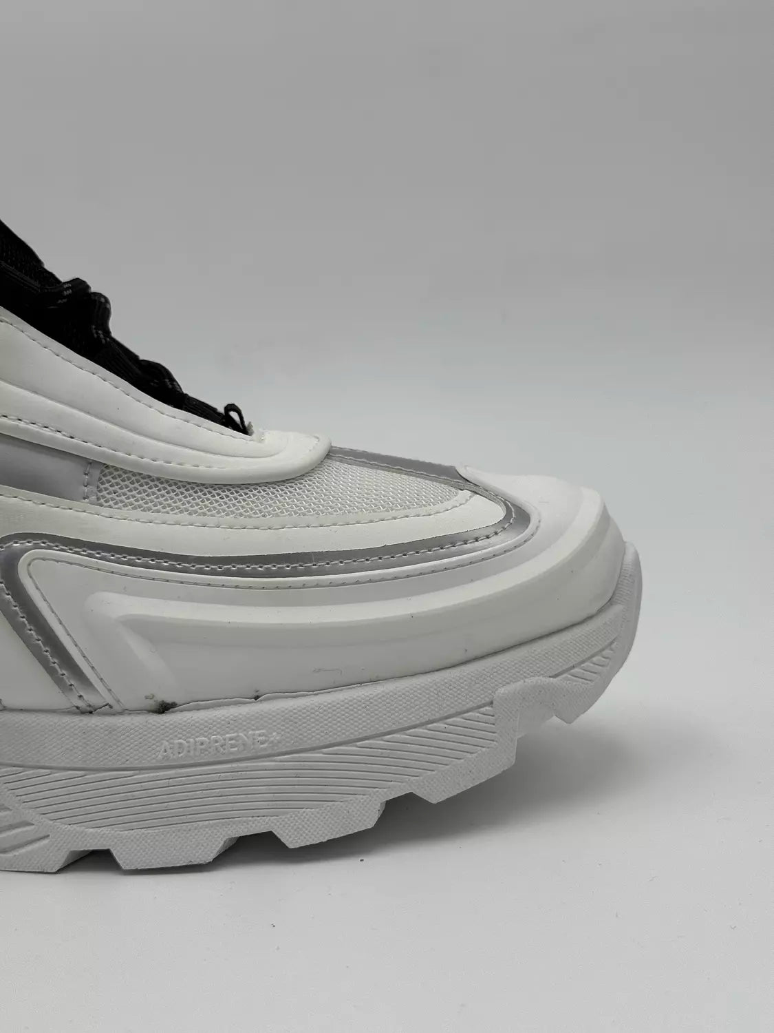 Adidas Wonder Runner (white silver)