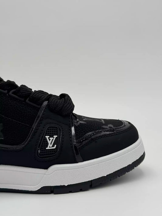 Louis Vuitton Trainer Monogram "Black& White"