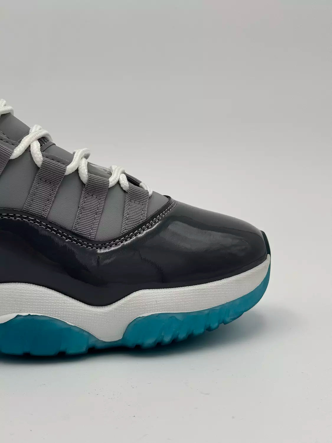 Air Jordan 11 (G&B)