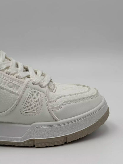 Louis Vuitton Trainer "triple white"
