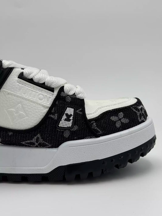Louis Vuitton Maxi "black tint"
