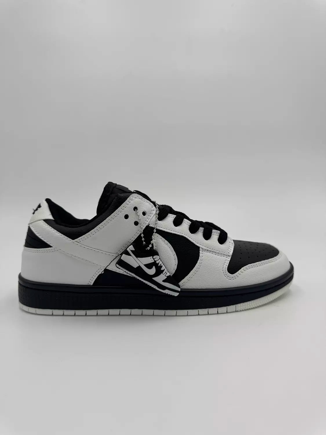 Nike Dunk Reverse Panda