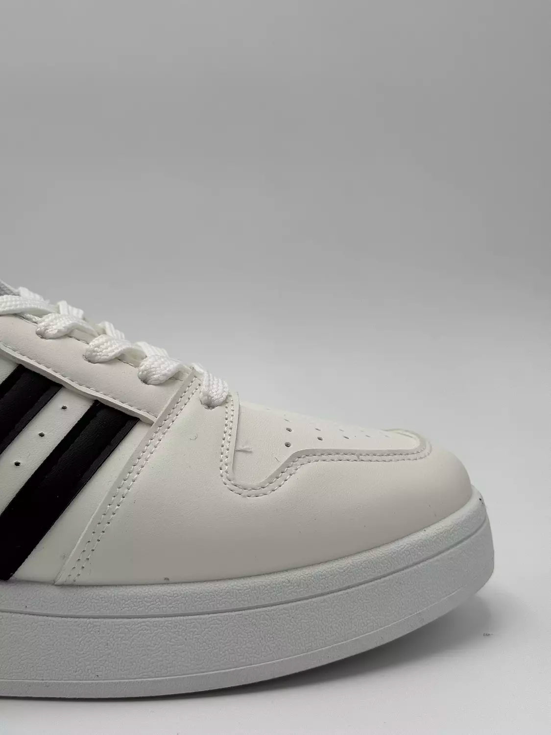 Adidas Hoops "black straps"