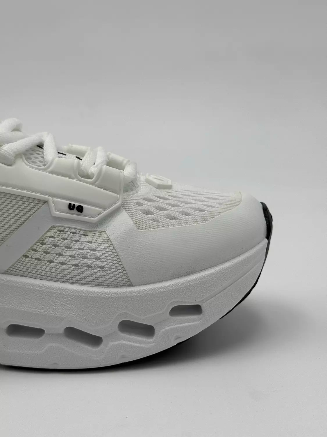 On Cloudrunner 2 (White)