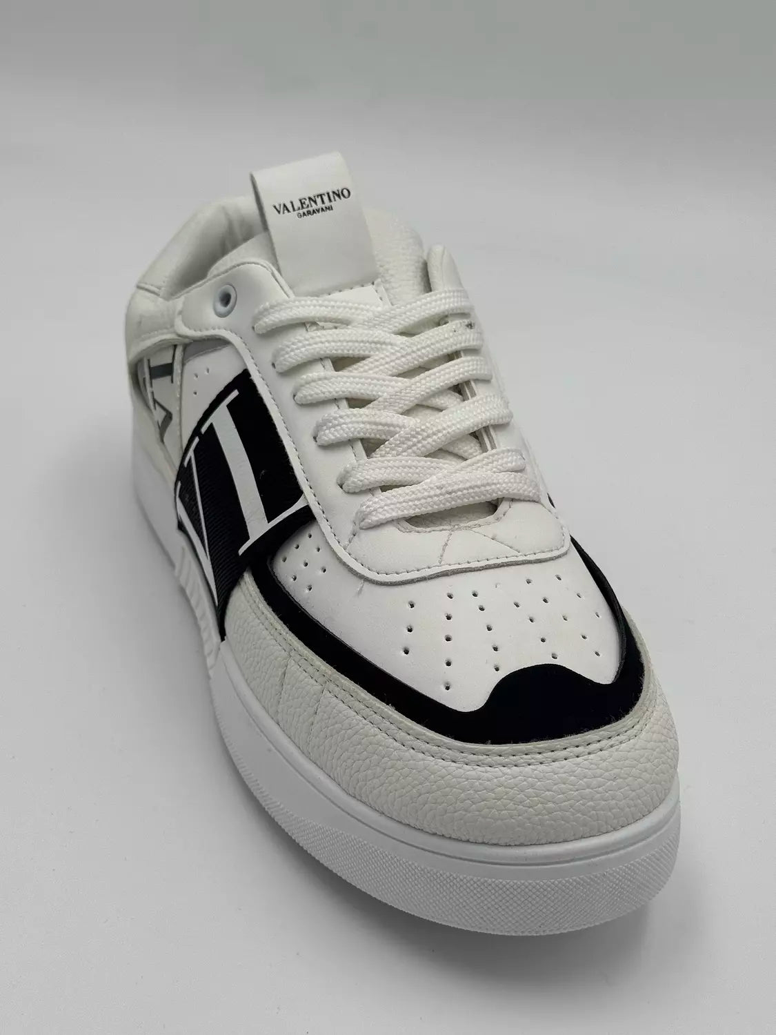 Valentino Garavani VL7N (white)