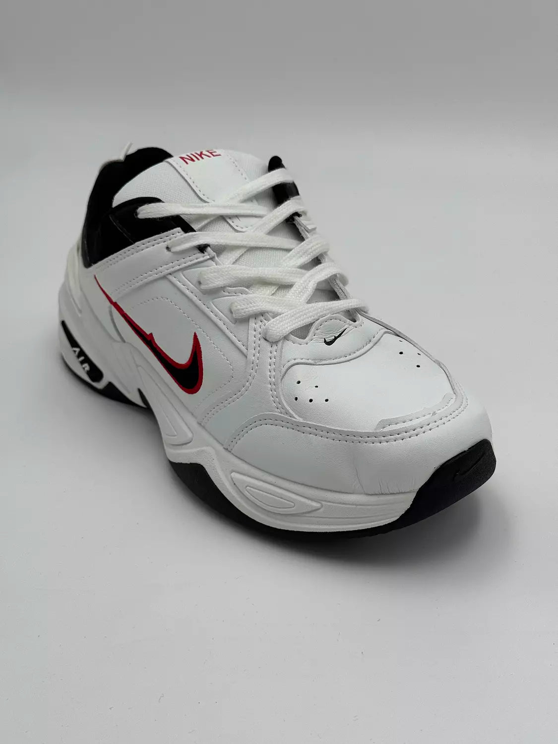 Nike Air Monarch IV "Red accent"