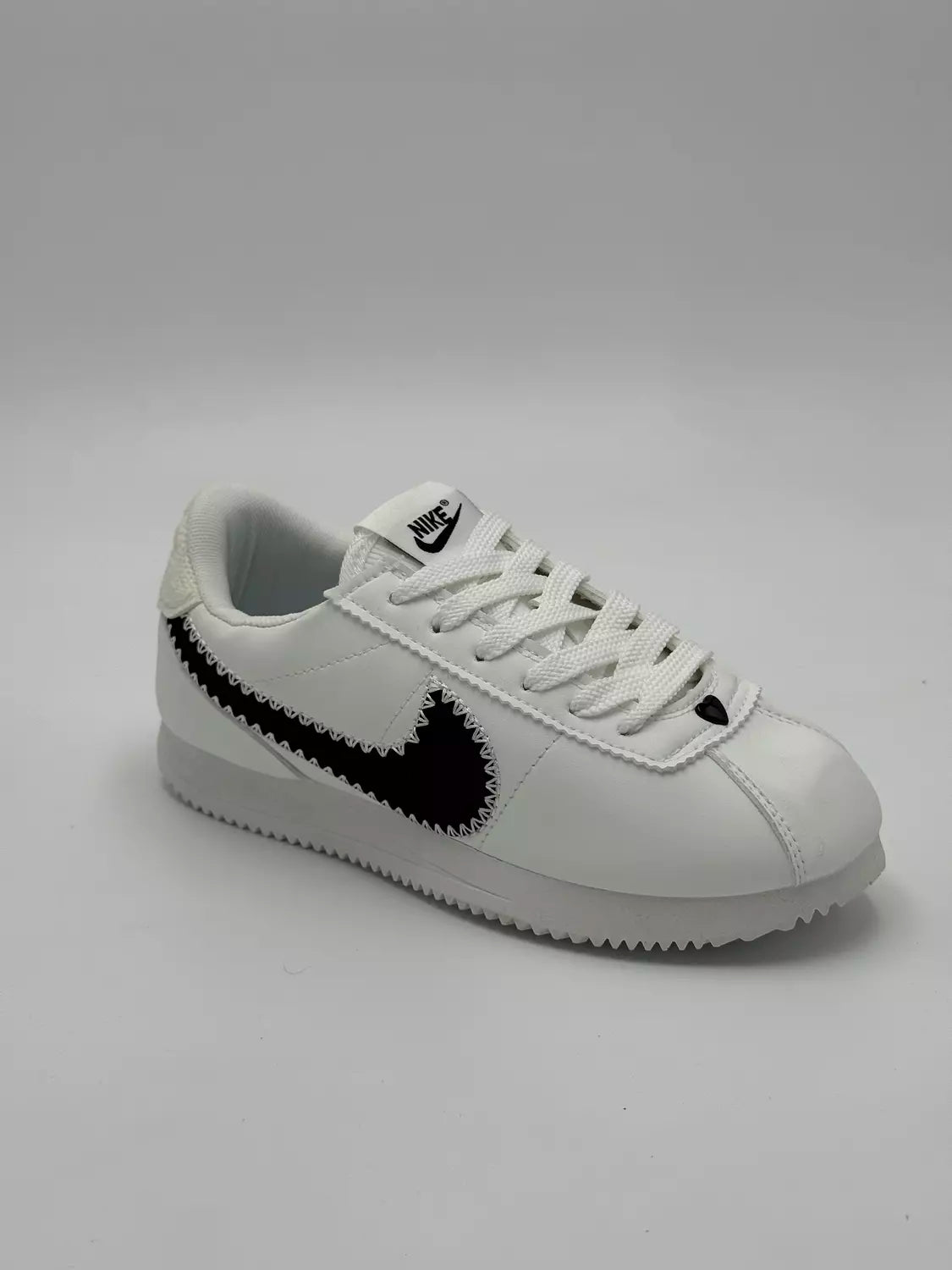 Nike Cortez "black heart"