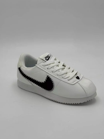 Nike Cortez "black heart"