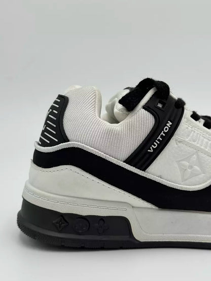Louis Vuitton Trainer (WXB)