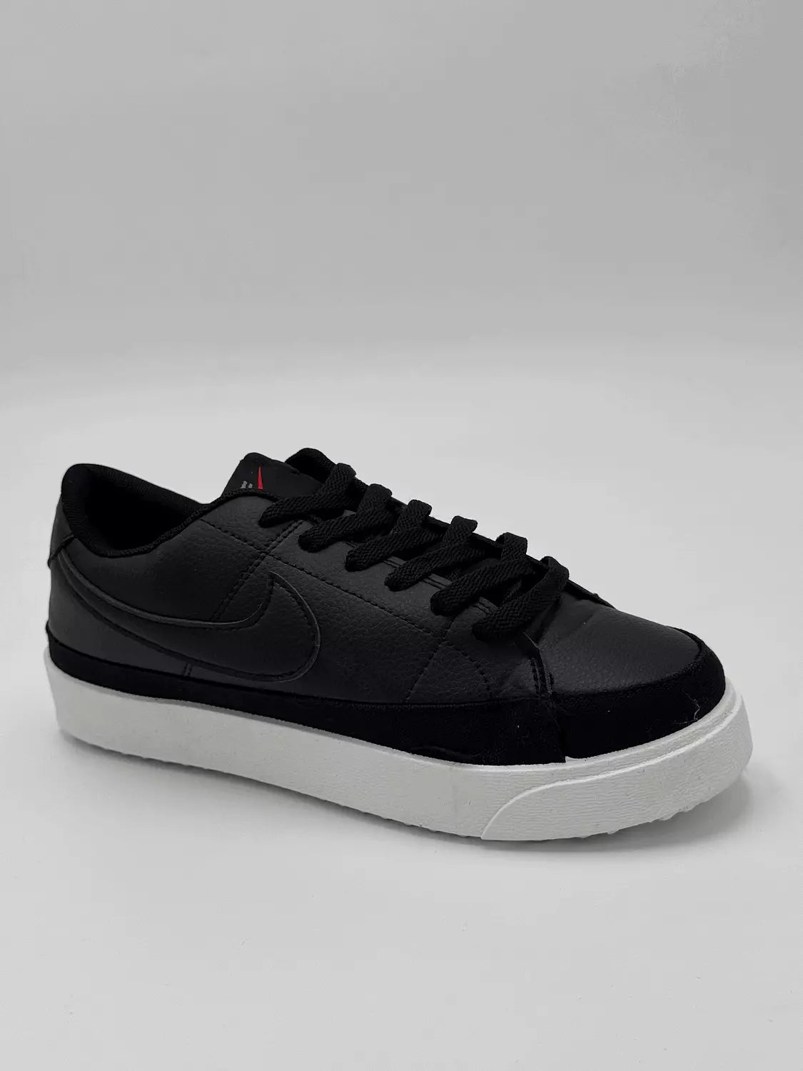 Nike Blazer Low '77 VNTG (B)