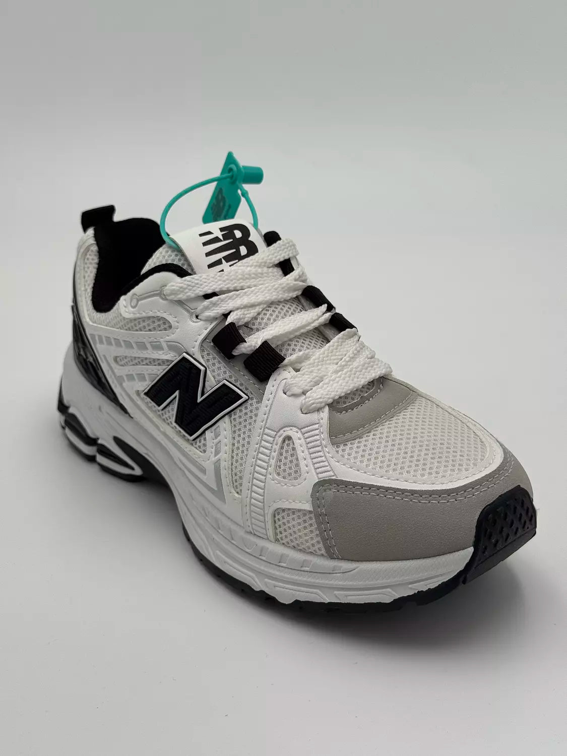 New Balance 1906R "Black Accent"