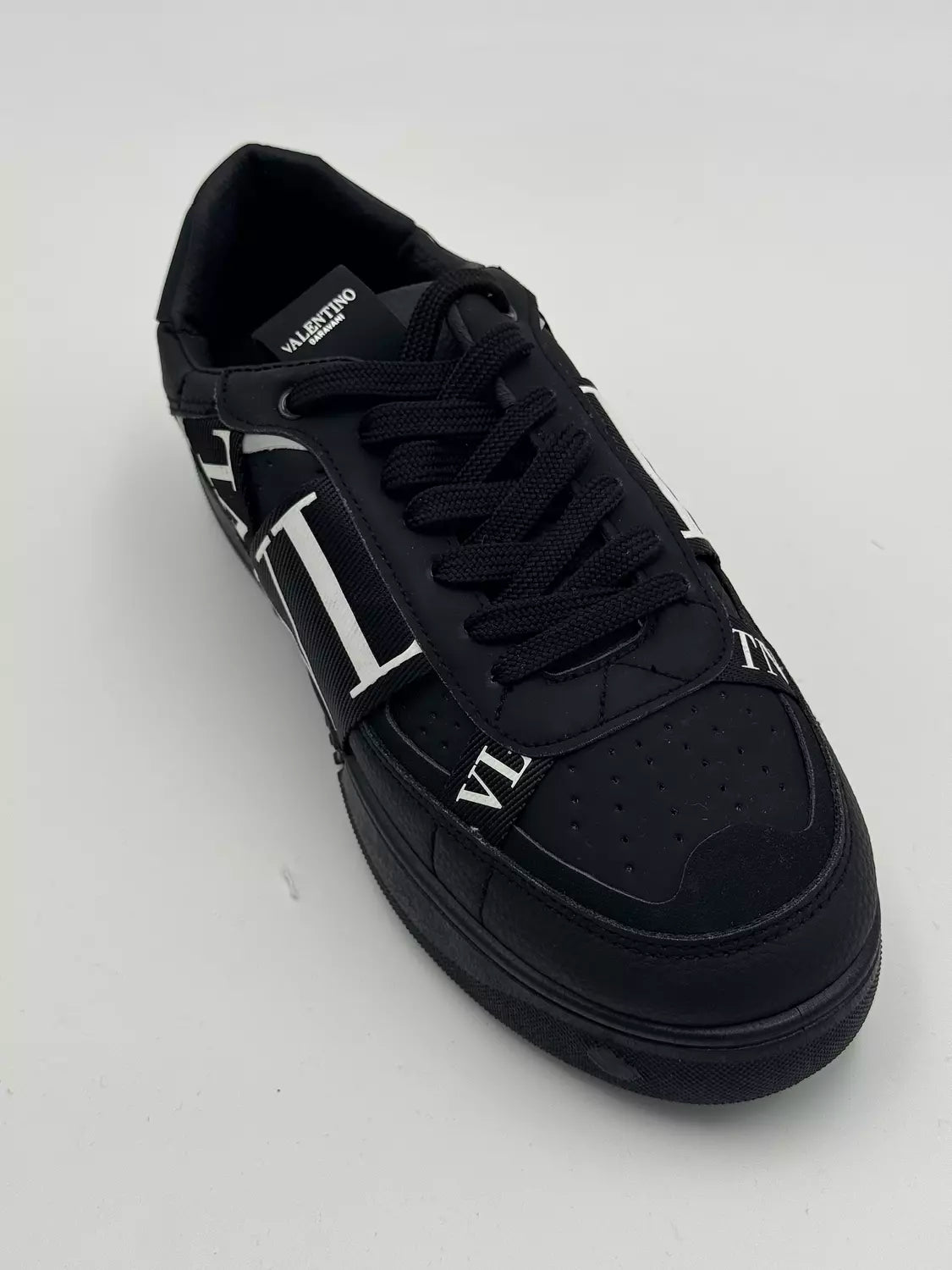 Valentino Garavani VL7N (black)